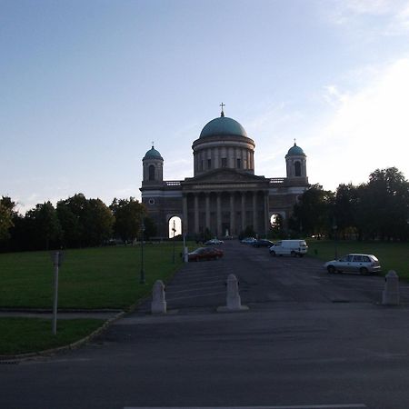 Ria Panzio Bed and Breakfast Esztergom Buitenkant foto