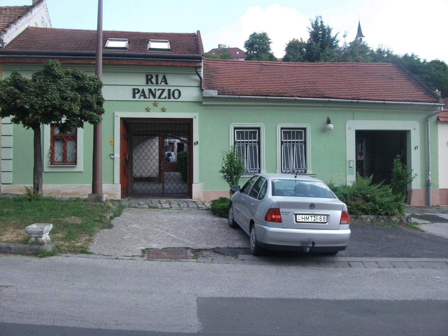 Ria Panzio Bed and Breakfast Esztergom Buitenkant foto