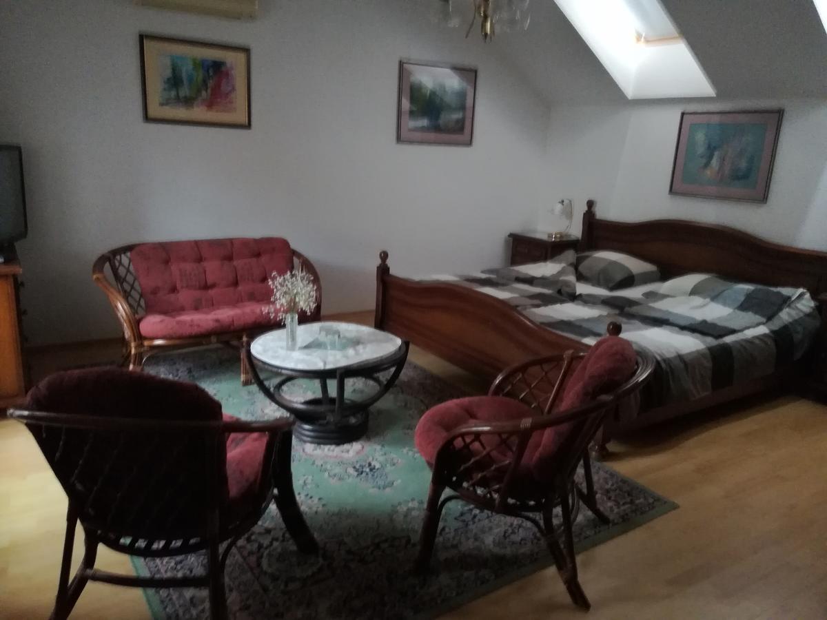 Ria Panzio Bed and Breakfast Esztergom Buitenkant foto